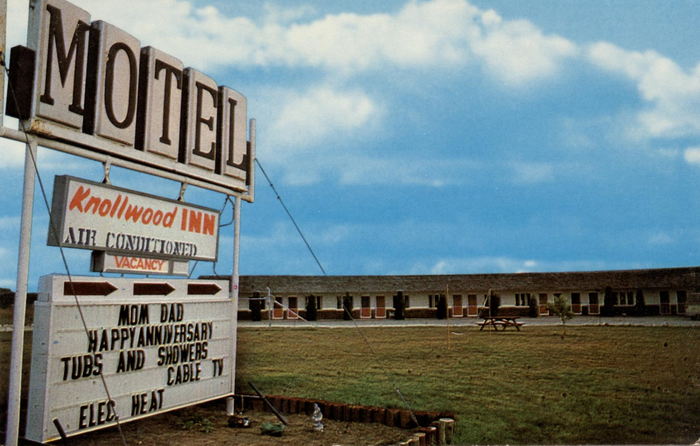 Knollwood Inn - Vintage Postcard